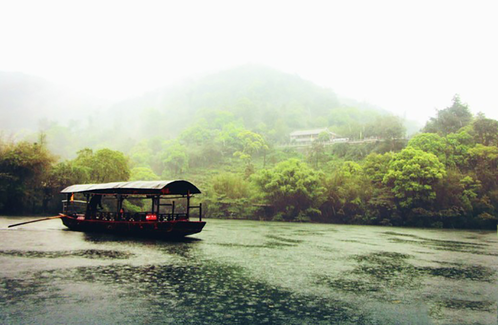 肇庆鼎湖推荐景点自驾游免费,鼎湖山是北回归线的绿宝石