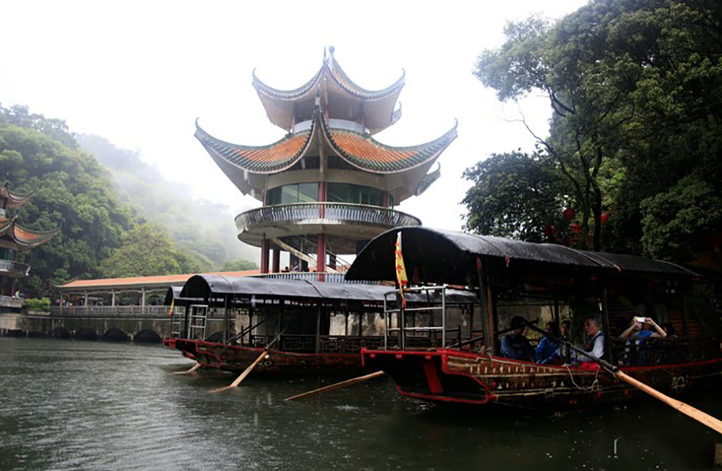 肇庆鼎湖推荐景点自驾游免费,鼎湖山是北回归线的绿宝石