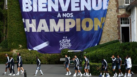 世界杯夺冠后的巴黎,世界杯夺冠后法国反应