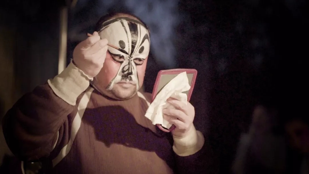 他绘制秦腔脸谱十六年，留下陕西的颜色