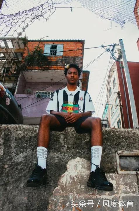 怎样穿球衣才不会怪怪的,怎么穿球衣不露腋下