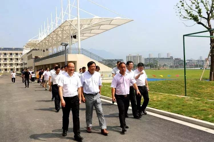 浙江师范大学附属中学——天台大公中学盛大揭牌！