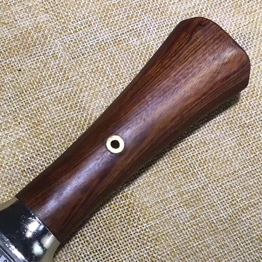 *首匕**短刀——龙血.