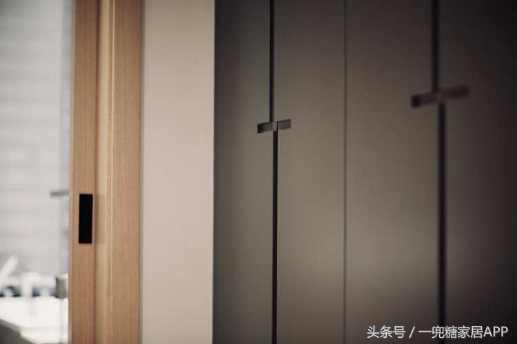 为了2个娃,我183㎡的家,没一个凸出来的柜门把手