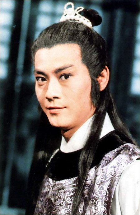 紧急“抽调”11名武侠高手组成足球队，东方不败可踢这个位置？