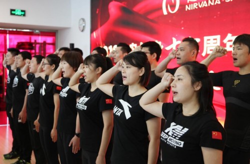 安踏体育联姻,安踏体育计划