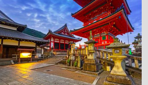 现在出国都是穷人吗,穷人出国能翻身吗