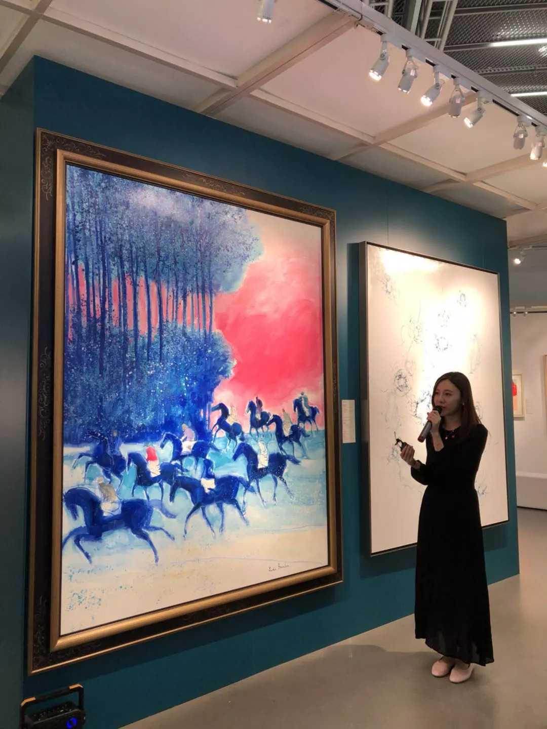 谁说高端大气就顾不上性价比？让嘉德香港来告诉你