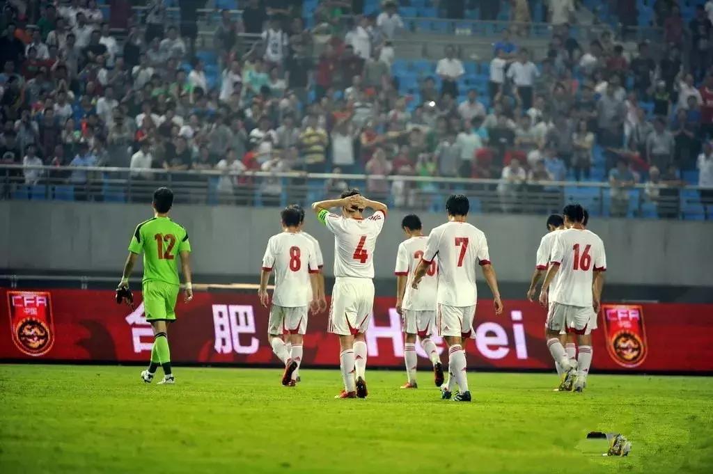 中国男足1:5输给泰国,中国男足0-1输给卡塔尔