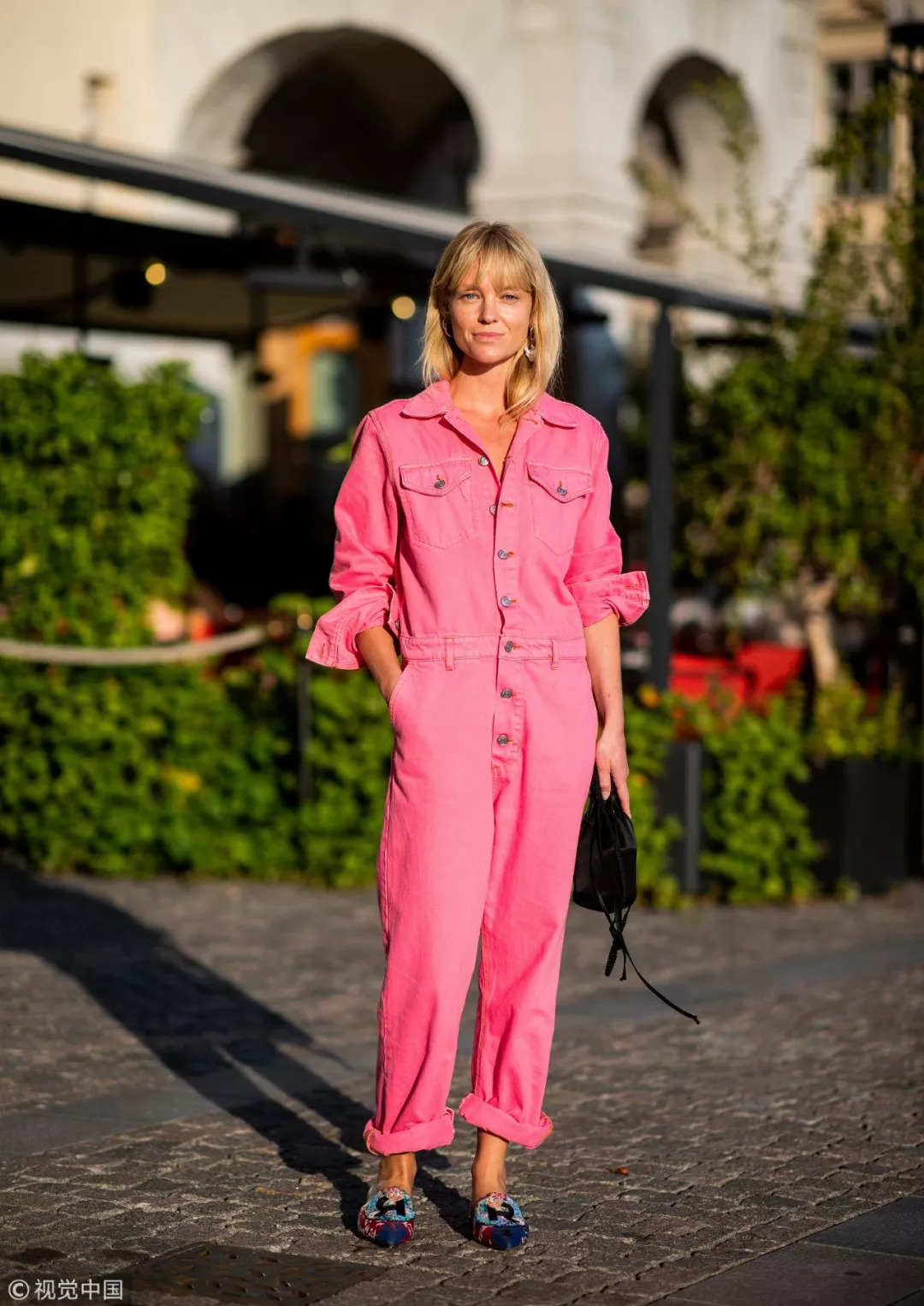 秋衣袖子长怎么卷好看,秋衣袖口怎么卷边