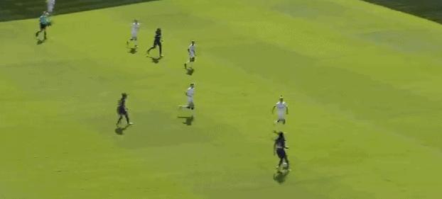 梅西c罗第一次在欧冠对决,梅西和c罗这个赛季的进球