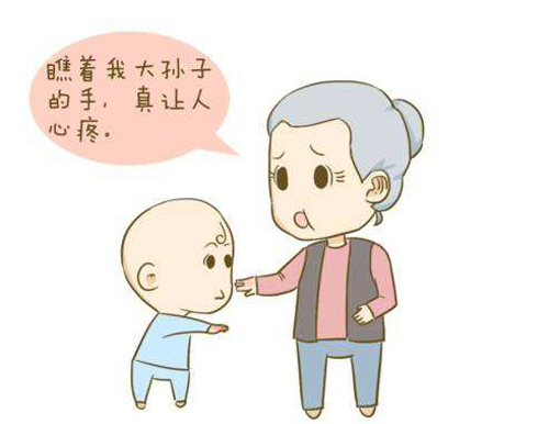 宝宝出生就脱皮这是为什么,宝宝出生几天就脱皮怎么回事