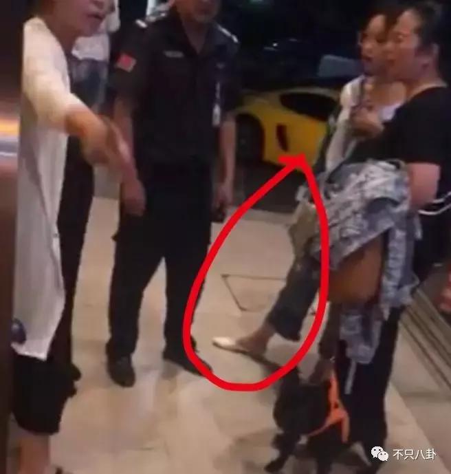 放狗咬人、脏话还打孕妇？以甜美著称且百万粉丝的她竟有两张面孔