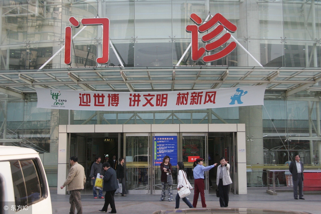 她坐小月子，而他却画风180转弯，弃她不顾，她最后……