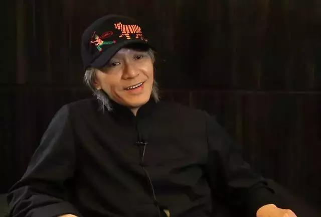 周星驰为了一个机会苦苦等十年,周星驰老了满头白发