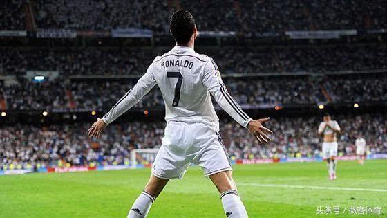 胸前十字架足球庆祝动作,足球各个射门庆祝动作