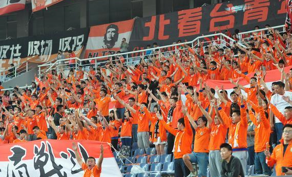 开局“橙”风破浪，如今缘何停滞不前？球迷热议道出其中端倪！