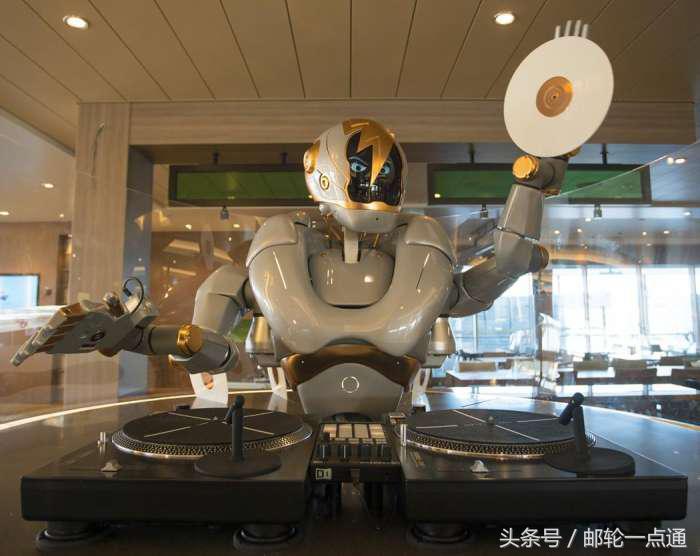 在邮轮上上班是不是很苦,邮轮工作