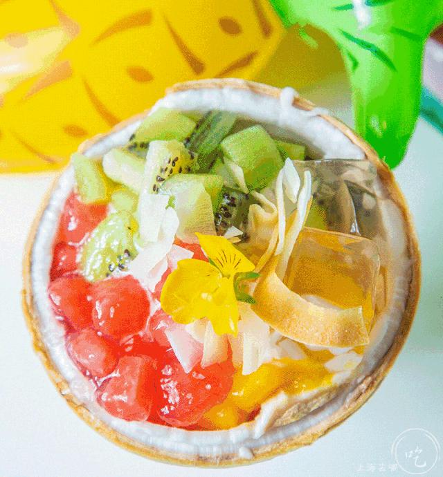 泰国椰壳冰淇淋,泰国街头椰奶冰淇淋