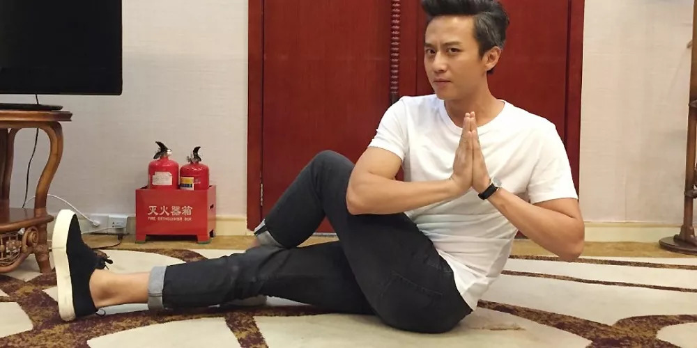 邓超为新戏暴瘦40斤，晕厥6次，网友：“简直是中国版阿米尔汗”