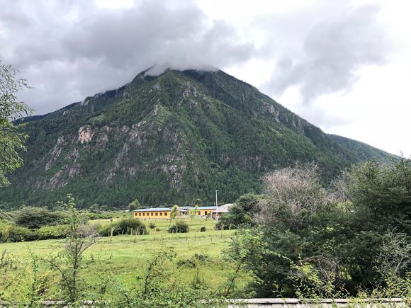 女骑士大踏板摩旅318川藏线 (318川藏线天堂之路)