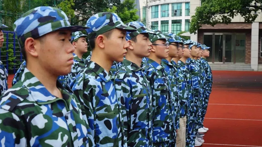 宝山这所学校被教育部点名表扬！是你的母校吗？