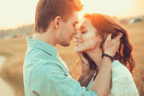 既然牵手就要厮守,既然牵手了就不松手