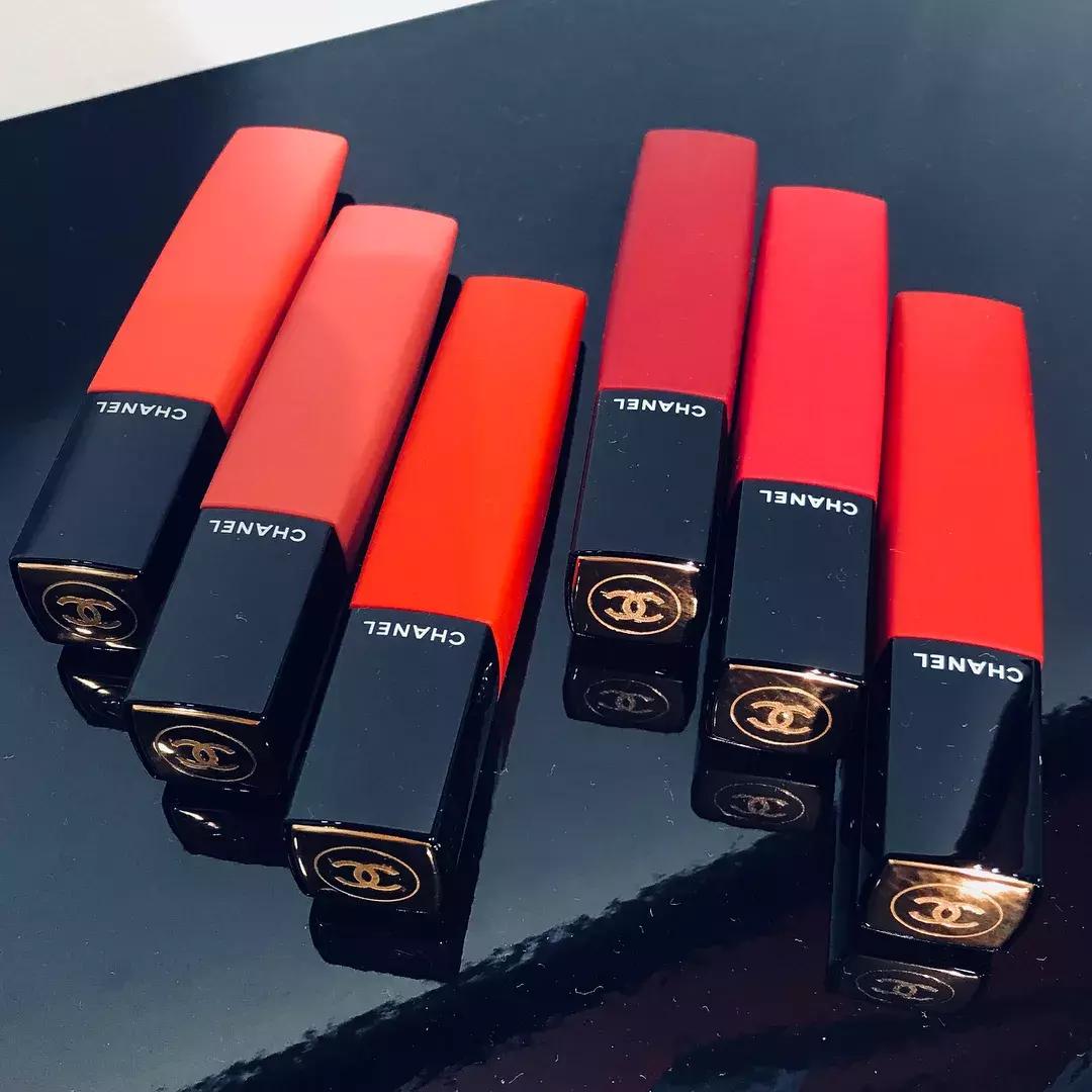 捂好钱包！2018秋冬新品来袭!YSL变方了?Chanel口红出气垫的了