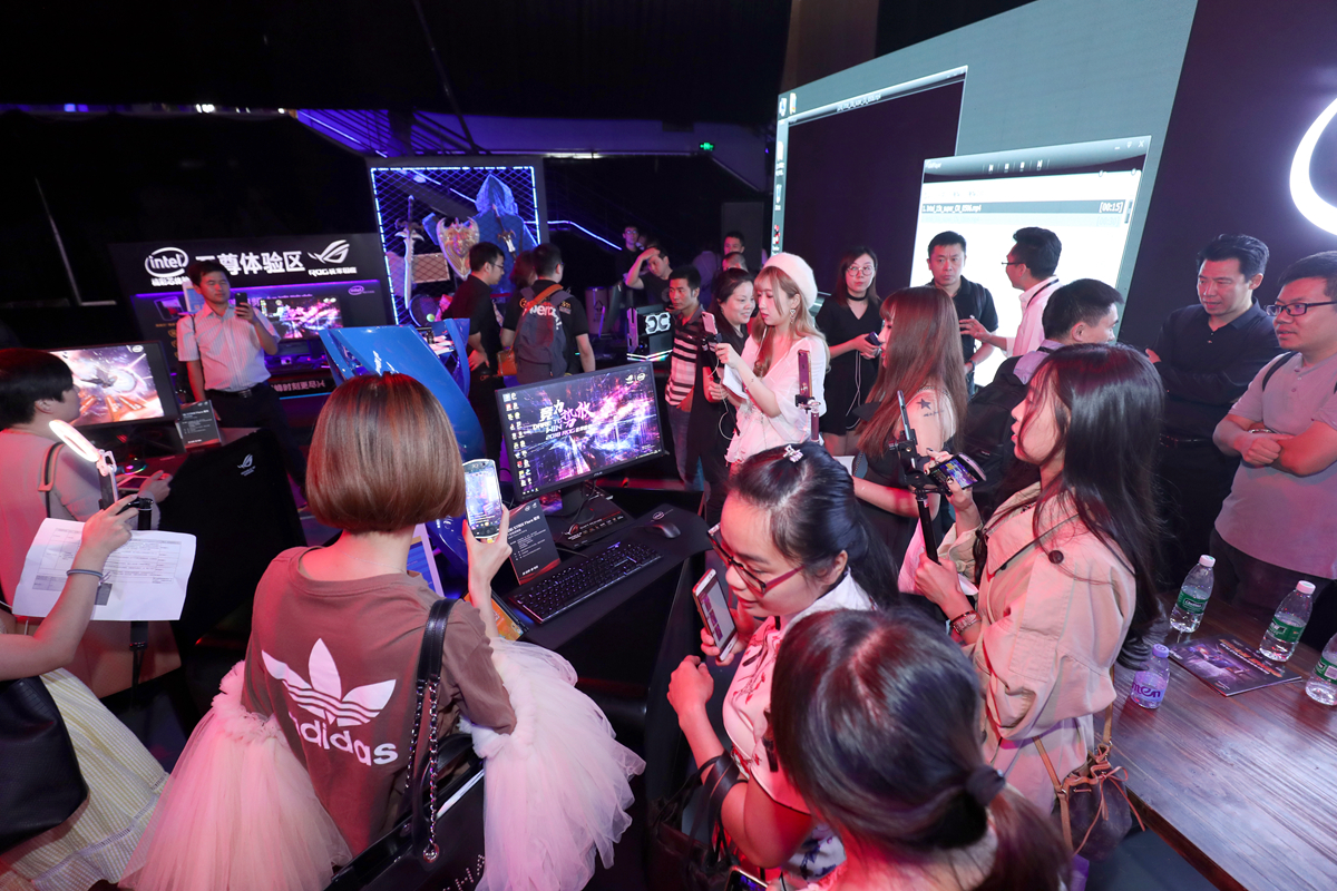 rog国行发布会,rog和苹果对比