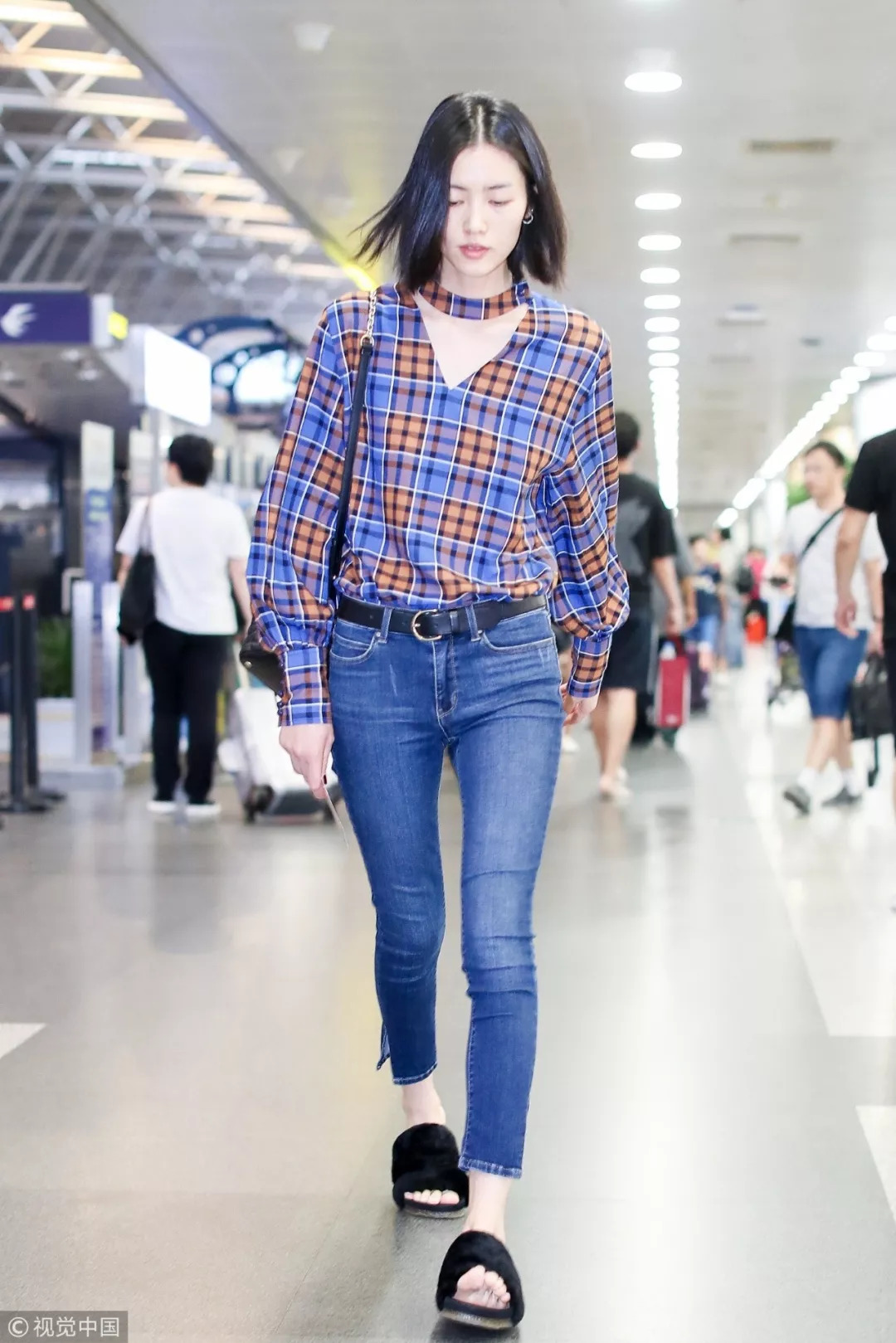 初秋的“C位”是杨超越的格子还是王丽坤的条纹？