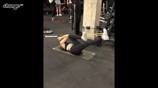 靠自己努力成功的人物,最经典的一次维密走秀