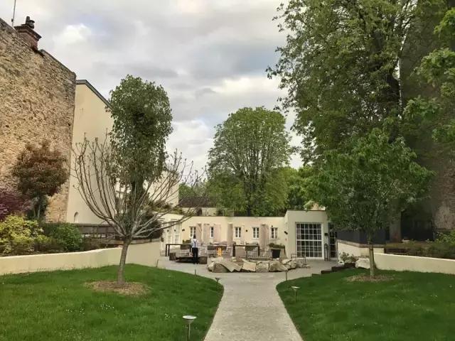 生活在别处完整版歌曲,生活在别处完整版