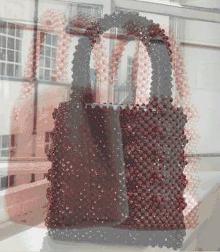 英伦风背什么包,好奇时髦精们今年都在背什么包