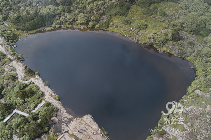 冰火两重天!“滇中第一高峰”瞬间吸了不少外国粉!