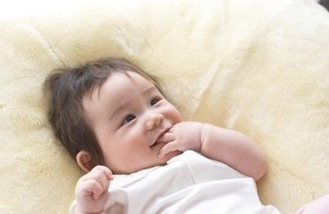 新生儿吃不饱会不会影响心脏,新生儿吃不饱影响智商