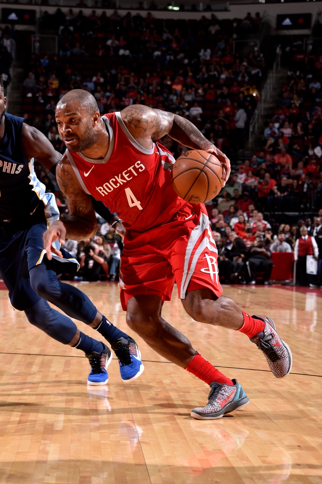 塔克球鞋上脚视频,塔克4000双球鞋