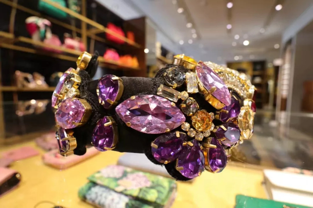 下了长途机依然美到炸!这才是明星在飞机上最爱做的秘密!