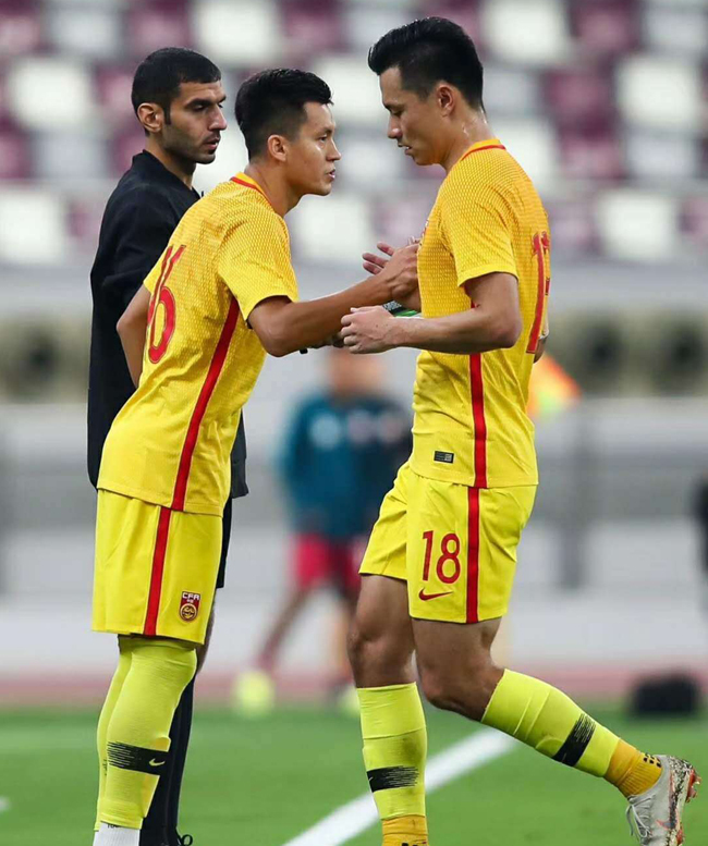 他是*疆新**首位上场国脚！8年前即入选国家队，现已成中超球队队长