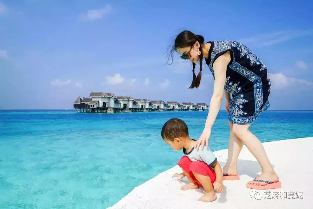 带两个孩子出去的妈妈,带两个孩子的妈妈去旅行