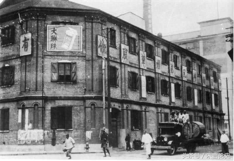 浙江籍的*草烟**商人，帮着洋人收河南烟叶，被中国商人买*杀凶**死