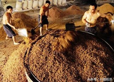 固态发酵酿酒用什么酒曲,固态酿酒发酵时需要压实吗