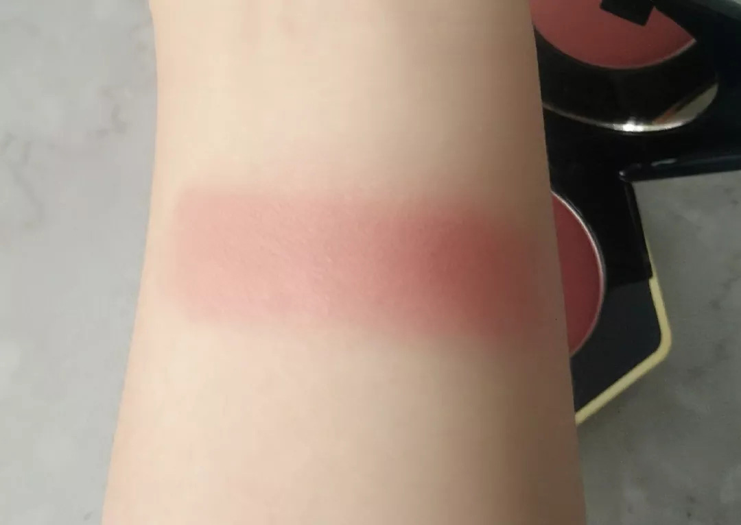 用hm的化妆品化全妆,用了hm的东西不想买