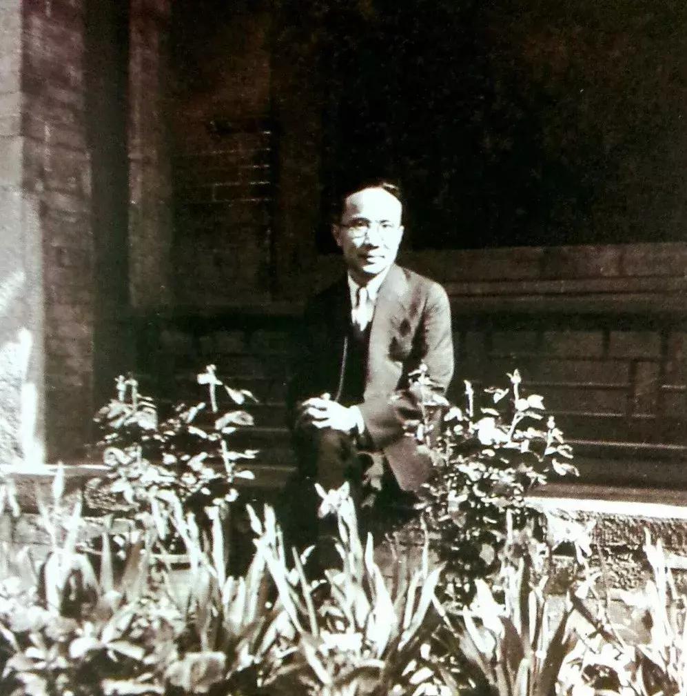 丰子恺朱光潜,朱光潜的简介和代表作品有哪些