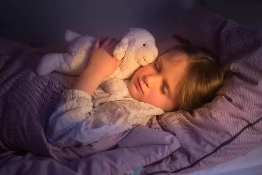 爱撒谎的孩子智商高？面对孩子说谎，智慧的父母这么做！