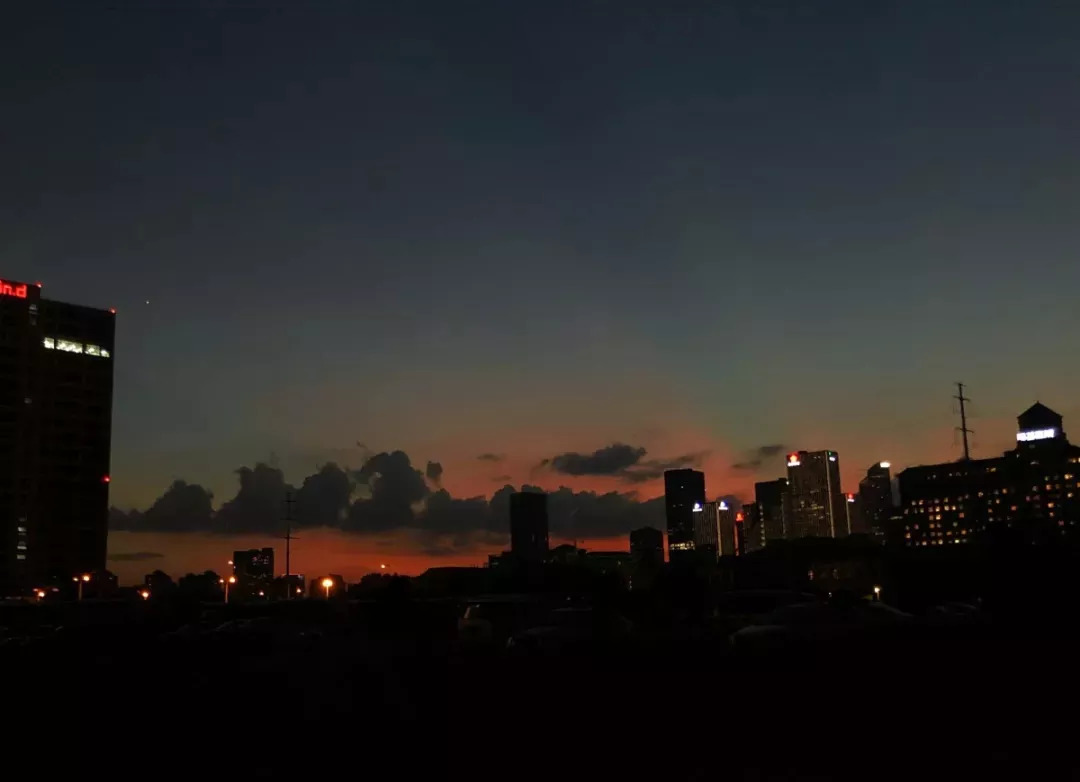 南京的夜晚真实图片,2005年的南京街头真实影像