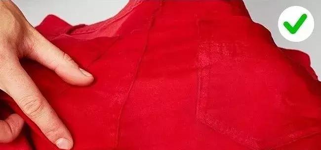 衣服发黄不要怕用它泡一泡,用漂白剂把白色衣服漂黄了怎么办