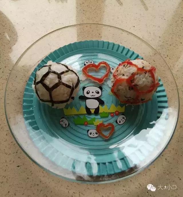 球迷爸爸培养儿子踢球,球迷奶爸陪孩子