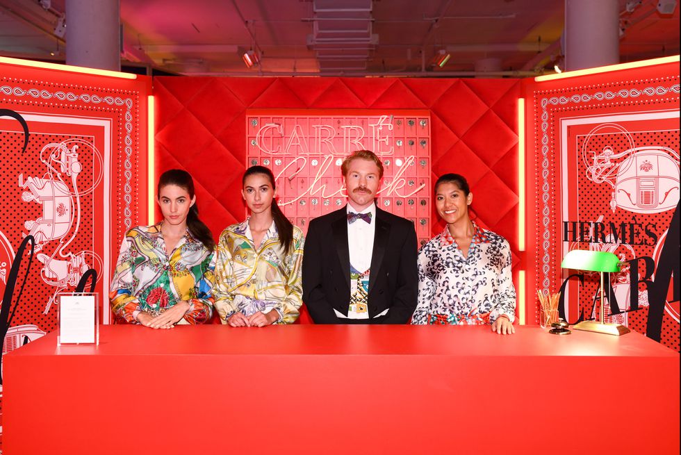 Hermès丝巾为何让全世界女人都着迷？爱马仕丝巾俱乐部给你解答