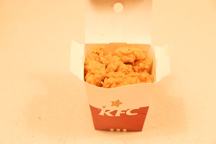 肯德基出了一个很划算的套餐,肯德基的咸蛋饭团