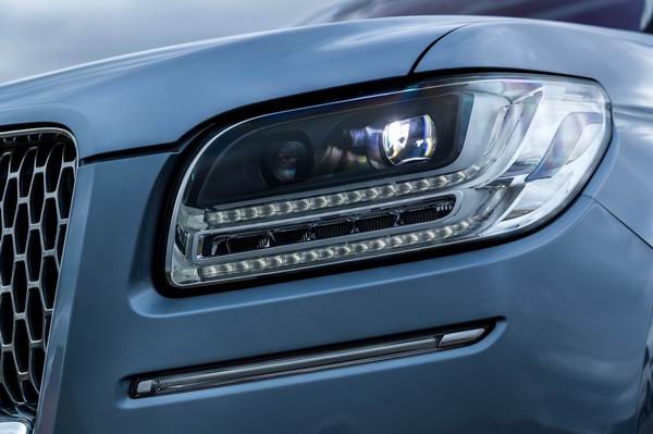 林肯领航员自由行,林肯领航员第三排空间体验